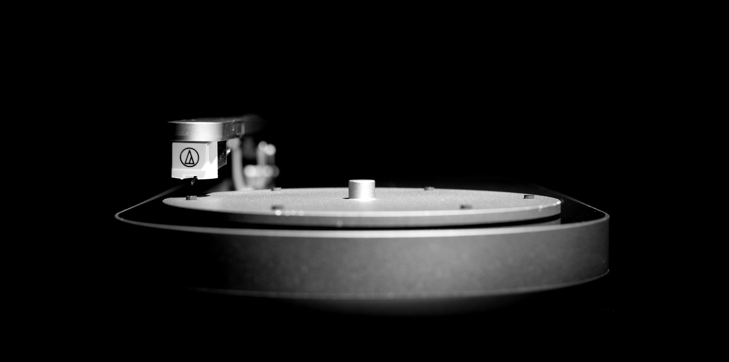 Portable Bluetooth Turntable – Coturn CT-01 Grey